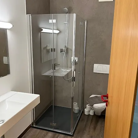 Eibinghof & Swim Vandrerhjem *