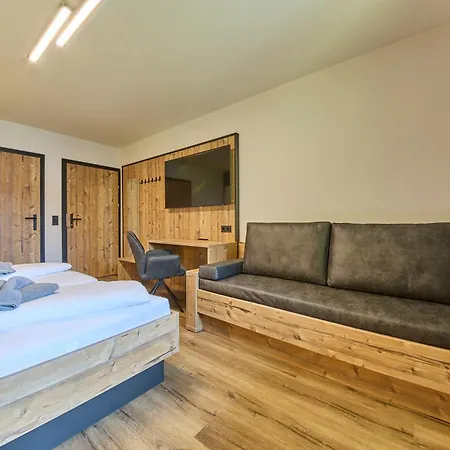 Eibinghof & Swim Hostel