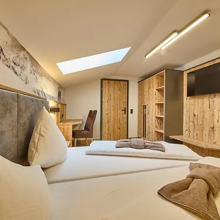 Eibinghof & Swim Fruehstueck Hostel Saalbach Hinterglemm