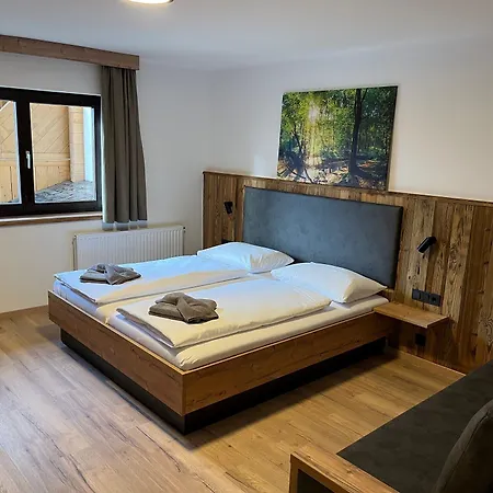 Eibinghof & Swim Hostel