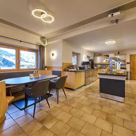 Eibinghof & Swim * Saalbach-Hinterglemm