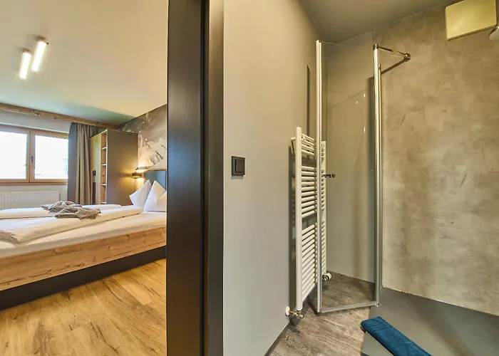 Eibinghof & Swim ザールバッハ・ヒンターグレム