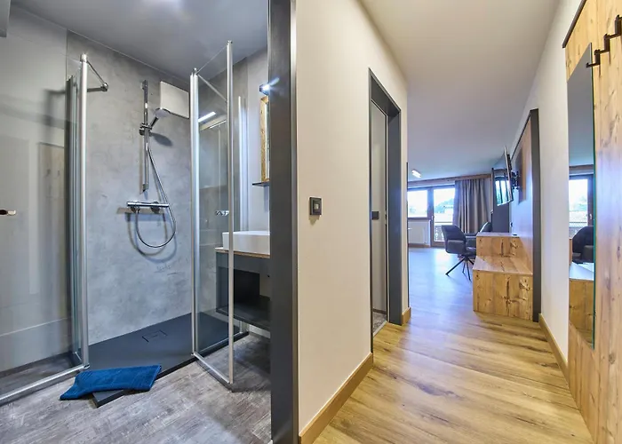 Eibinghof & Swim ザールバッハ・ヒンターグレム