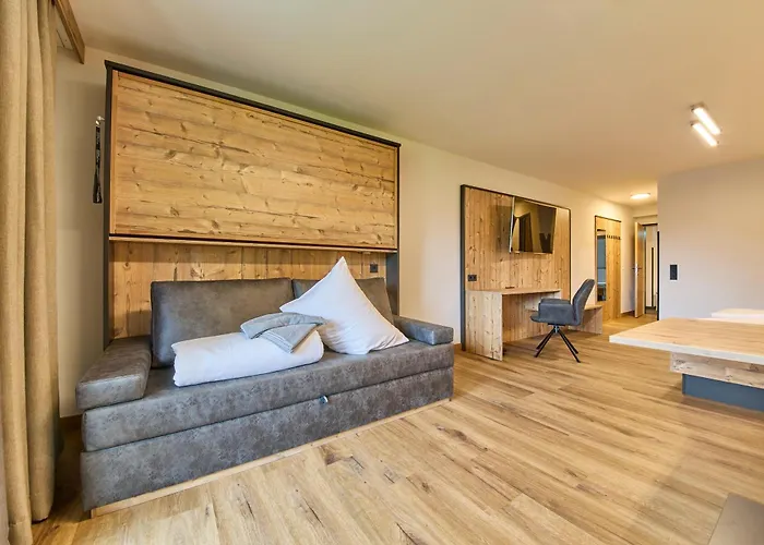 ホステル Eibinghof & Swim ザールバッハ・ヒンターグレム